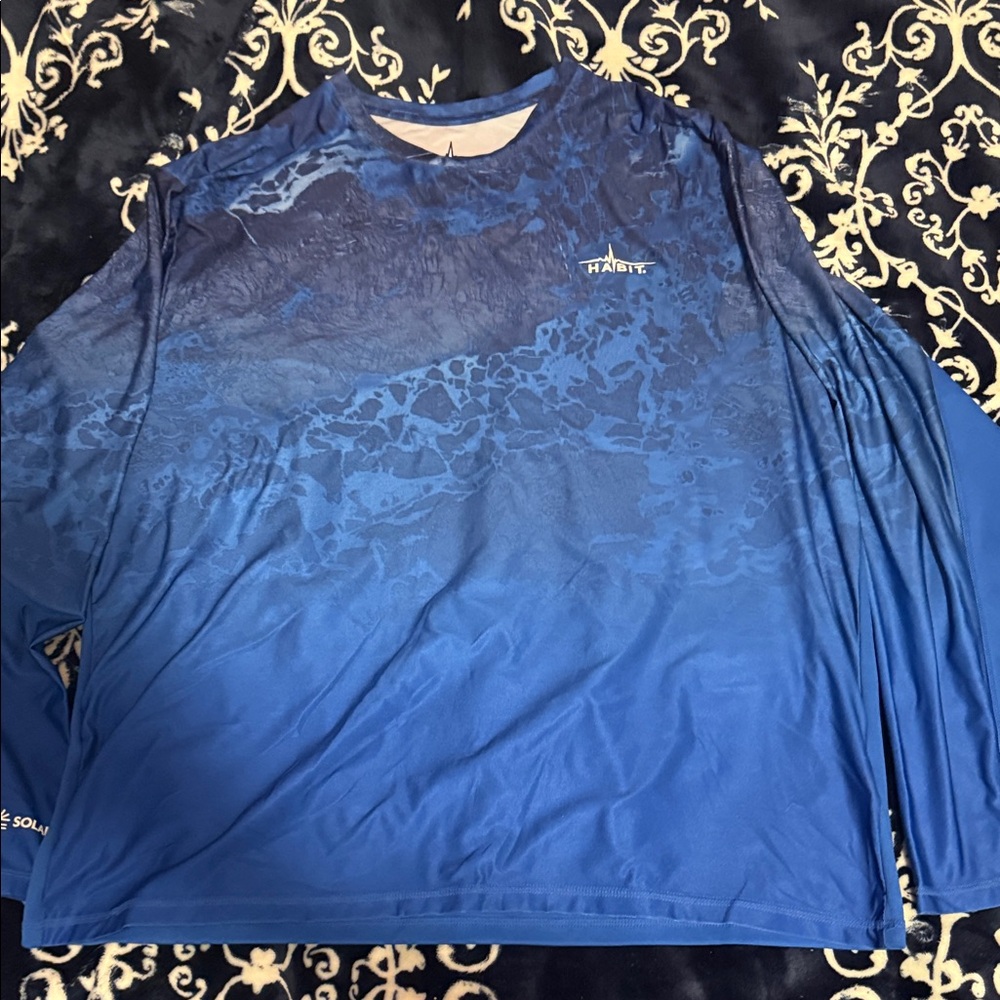 Huk Men’s Blue Long-Sleeve Performance Swim Shirt